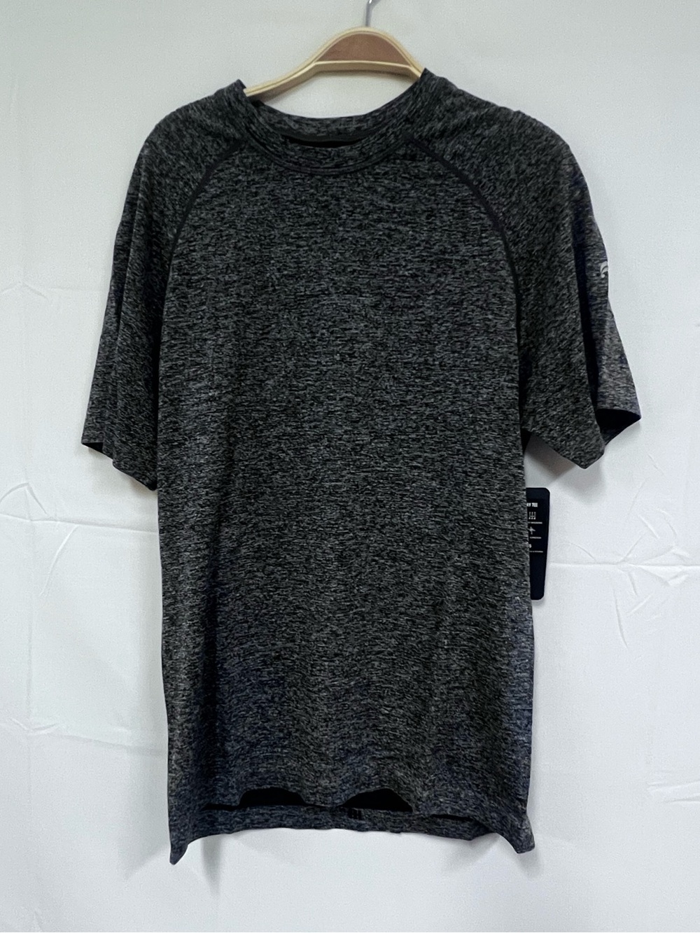 NEW FABLETICS mens training tee shirt size: M